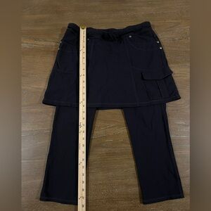 Athleta Bettona 2 In 1 Medium   Skirt Capri Crop Black Leggings Cargo Pockets